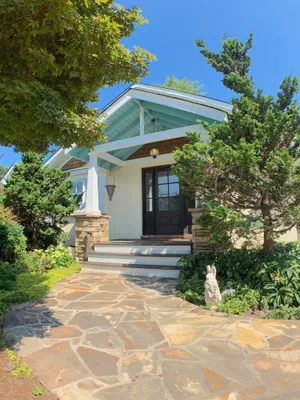 Image of Cozy Lakefront Cottage
