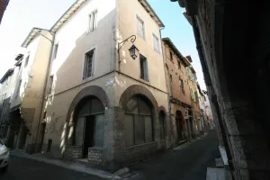 Image of Town house with terrace on the roofs of old Cahors