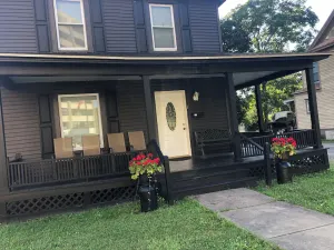 Image of 4 bedroom\/2 bath