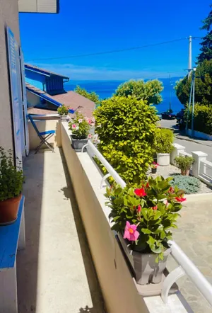 Image of Lakefront house with garden, close to beaches. 3.5 km from Evian