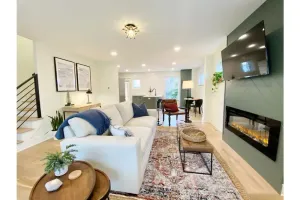 Image of 💫 Cali Style Townhouse - Mins to Everything💫
