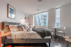 Image of Sophari Experience:Modern Studio Bellevue|Pool+Gym