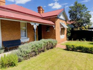 Image of Merala a cosy cottage with easy stroll to CBD