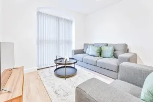 Image of Stylish 2 Bed Apartment Burton On Trent