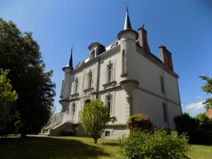 Image of Beautiful, comfortable house, 6 bedrooms, billiard, wifi, large gardens