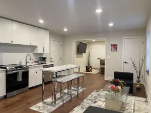 Image of Unit 101 · RENOVATED, 1 mile from YALE!