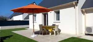 Image of Recent house. Bungalow. Sleeps 4. 2 bedrooms. 20 minutes from the beaches.