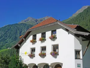 Image of Lovely apartment for 4 people with WIFI, TV, balcony, pets allowed and parking