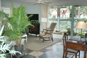 Image of Cottage On Park Ave. Thomasville Christmas sale pricing reduced.