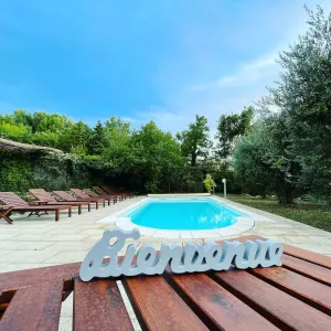 Image of Magnifique villa -piscine privée vue Mont Ventoux