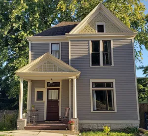 Image of Spacious Victorian perfect for large groups.  Walk to Main Street!