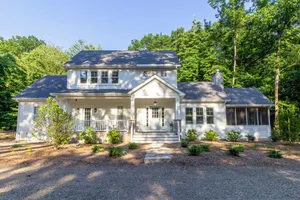 Image of Hot tub & Pool in Gorgeous Wooded Community