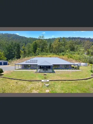 Image of Views to sit back and enjoy.Close to lake mountain