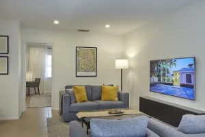 Image of Modern & Spacious Luxury Apartment – Steps to the Beach
