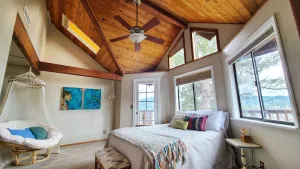 Image of Cozy & Quiet 2 bdrm private Treehouse getaway with Amazing Views minutes from UO