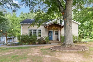 Image of Quiet Country Farmhouse