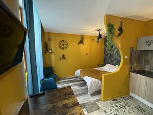 Image of JuNgLe ROOM