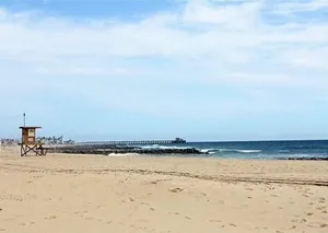 Image of Perfect getaway spot,  low discounted rates, 200 steps to the sand at pier 51!!