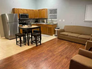 Image of Remodeled cottage close to Springs and Gainesville