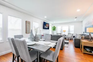 Image of 2 Homes on One Property, near DTLA 6bd-3ba, btw Disney & Hollywood!