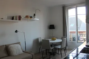 Image of Charming two-room refurbished 50m from the sea