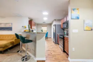 Image of Retreat with bike access\/full kitchen\/Fence yard\/board games\/mins from Orlando