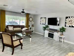 Image of Cozy, Licensed home, 15min from the strip.