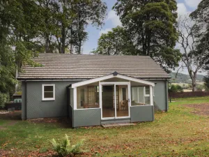 Image of GARDEN LODGE, family friendly, with a garden in Marybank
