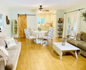 Image of Charming Orchard Cottage…Pet Friendly!!