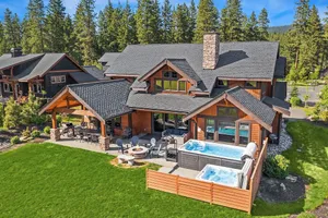 Image of Stunning GOLF COURSE HOME with SWIM SPA! 300 yards from the Winery!