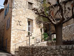 Image of Duplex apartment in the medieval part of Bauduen