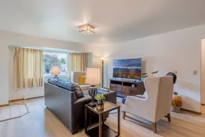 Image of Cozy modern 2BR w\/ workspace near Main St