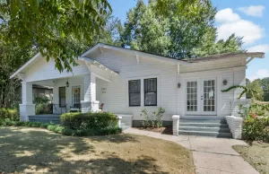 Image of Darling on Main Beautifully Renovated Historic Home 2 Miles from UA Campus!