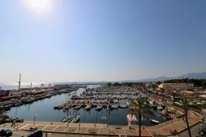 Image of Splendide Vue sur le port St Cyp