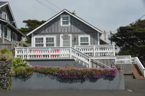 Image of Charming Cozy Cottage w\/ OceanView! Steps to Beach!!! W\/ 2 large decks and WiFi!