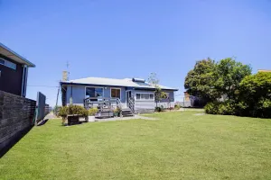Image of Kalimna Holiday House: Relax and enjoy the magnificent 180-degree water views