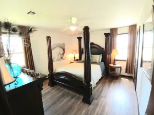 Image of GUESTHOUSE w\/ FARM FRESH FOOD OPTIONS!