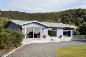 Image of Sisters Beach Retreat