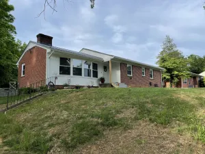 Image of VT Football\/Graduation Rental
