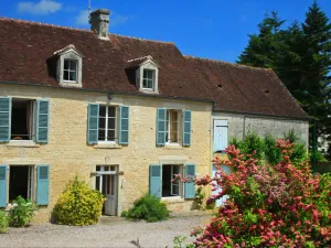 Image of Charming 18th Century Home with Large Garden, Modern Amenities, and Baby Essentials - Pets Welcome!