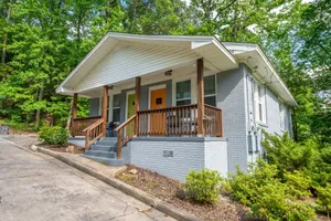 Image of Mountain Bungalow-Walk to Downtown/Biker's Dream!