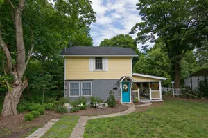 Image of 1930's house in Lewisburg's Historical District - The Verdie May House