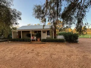 Image of Outback Cellar & Country Cottage