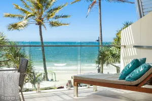 Image of Main Beach Views