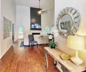 Image of Gorgeous 4 BR Home - 1.5 mi from DT Alpharetta and Avalon