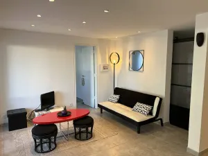 Image of RENOVATED AIR-CONDITIONED APARTMENT T4 - SLEEPS 6 WITH PARKING AND GARDEN
