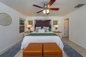 Image of KINO \/ Sleeps 8 \/ 4 BR \/ 2 BA \/ Garage \/ Fenced