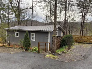Image of Convenient Cottage-Hot Tub, 4 Minutes to Dahlonega