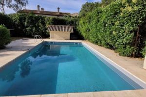 Image of Maison Familiale Avec Piscine Entièrement Rénovée