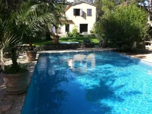 Image of COTTAGE WITH POOL BETWEEN THE POPES AND PROVENCE Mt VENTOUX